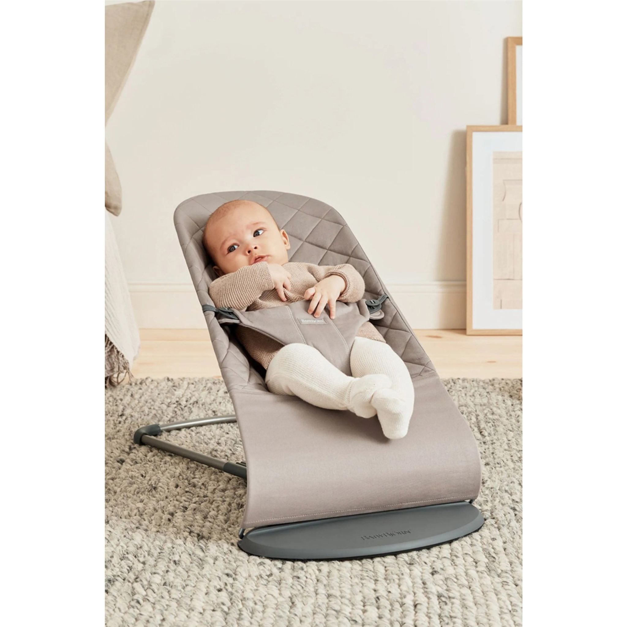 Sillón mecedora Bliss, tela gris arena